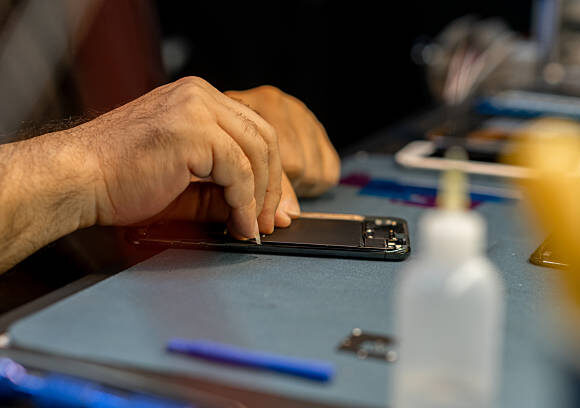 Why Does Your Phone Charging Port Stop Working Suddenly?